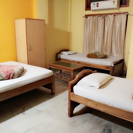 Dispur Lodge Guwahati Ngoại thất bức ảnh