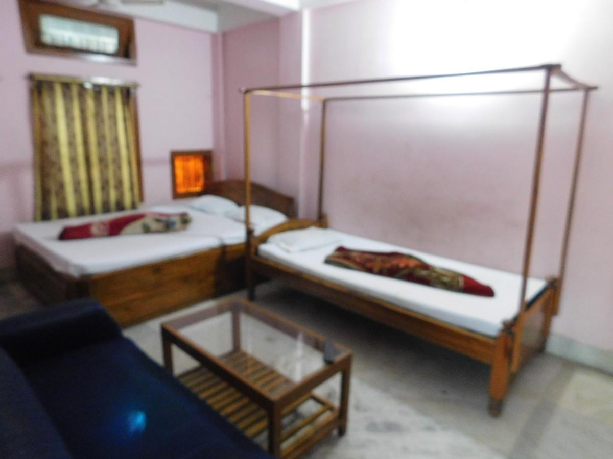 Dispur Lodge Guwahati Ngoại thất bức ảnh