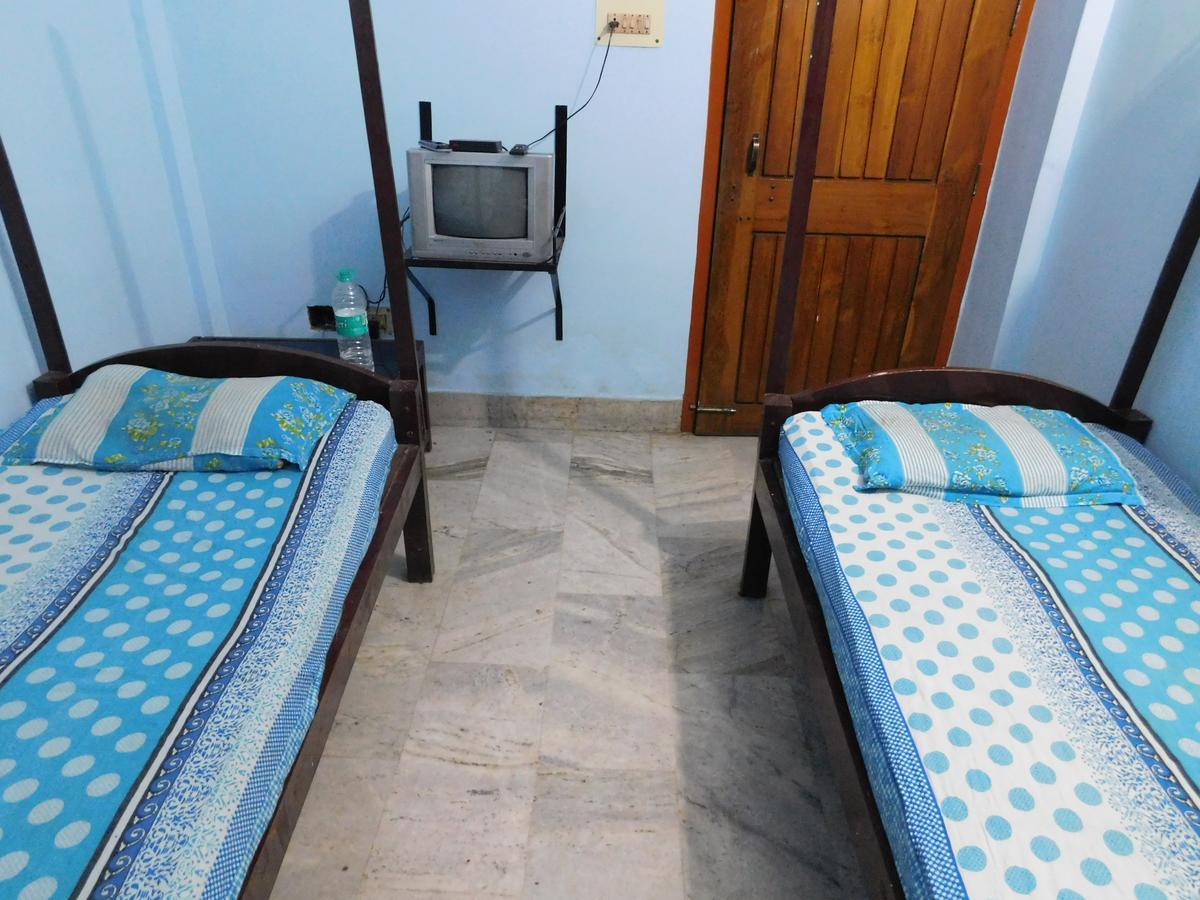 Dispur Lodge Guwahati Ngoại thất bức ảnh