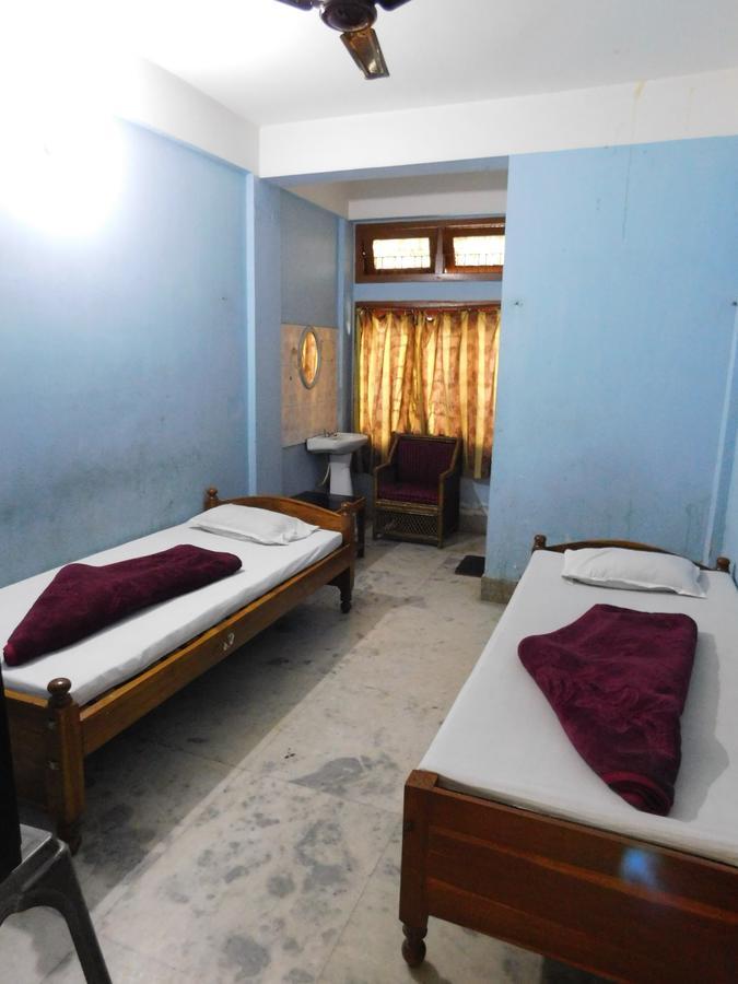 Dispur Lodge Guwahati Ngoại thất bức ảnh
