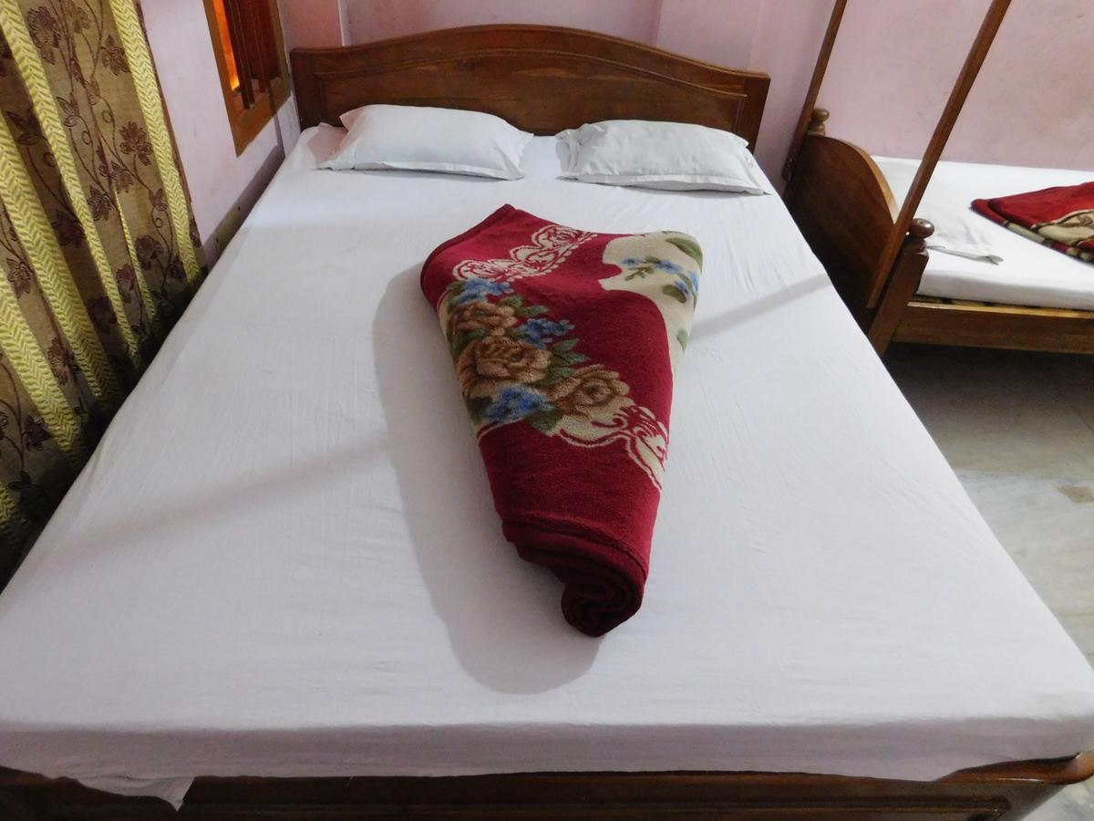 Dispur Lodge Guwahati Ngoại thất bức ảnh