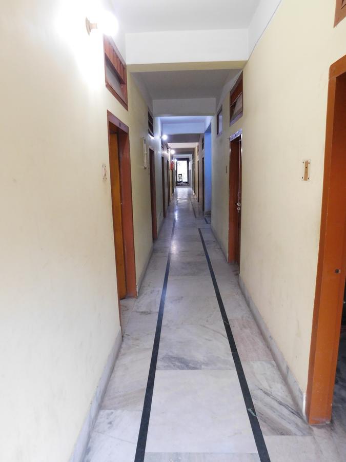 Dispur Lodge Guwahati Ngoại thất bức ảnh