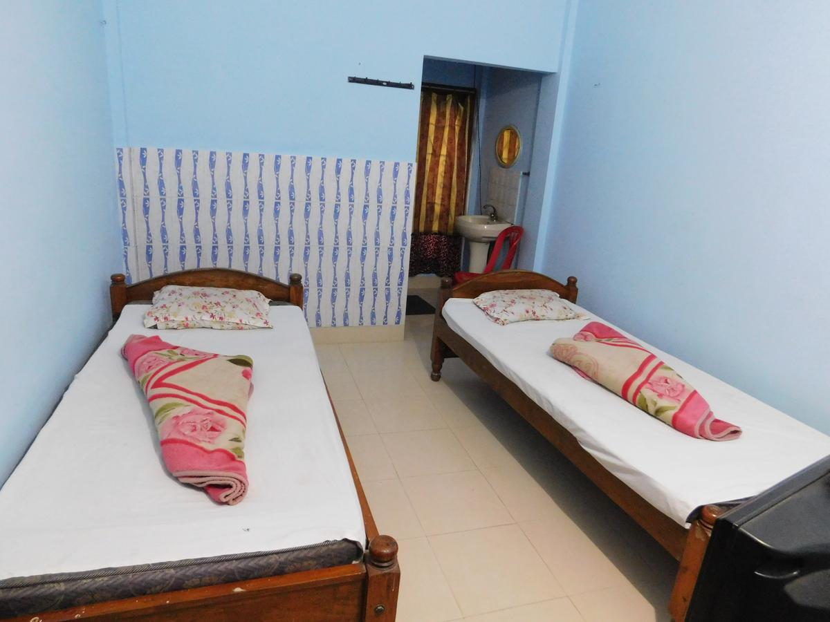 Dispur Lodge Guwahati Ngoại thất bức ảnh