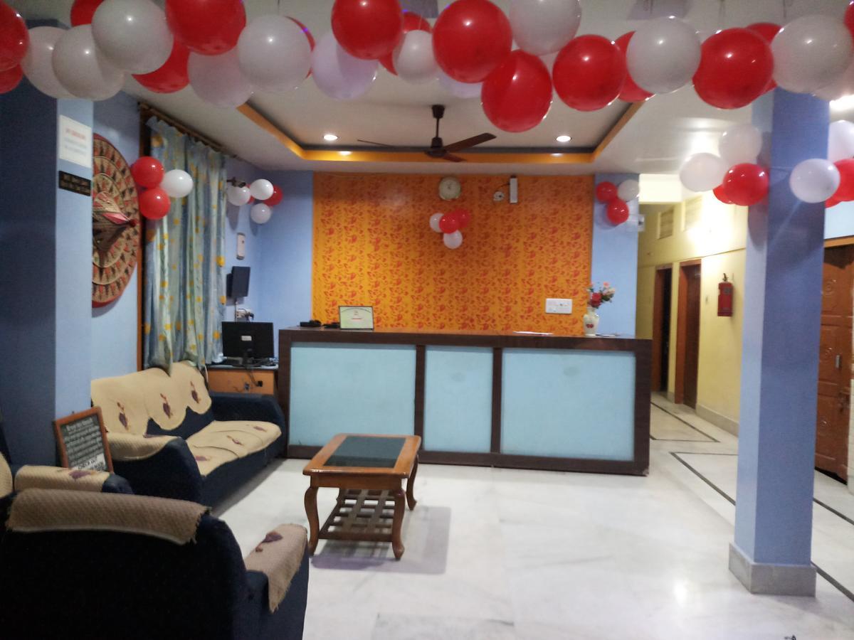 Dispur Lodge Guwahati Ngoại thất bức ảnh