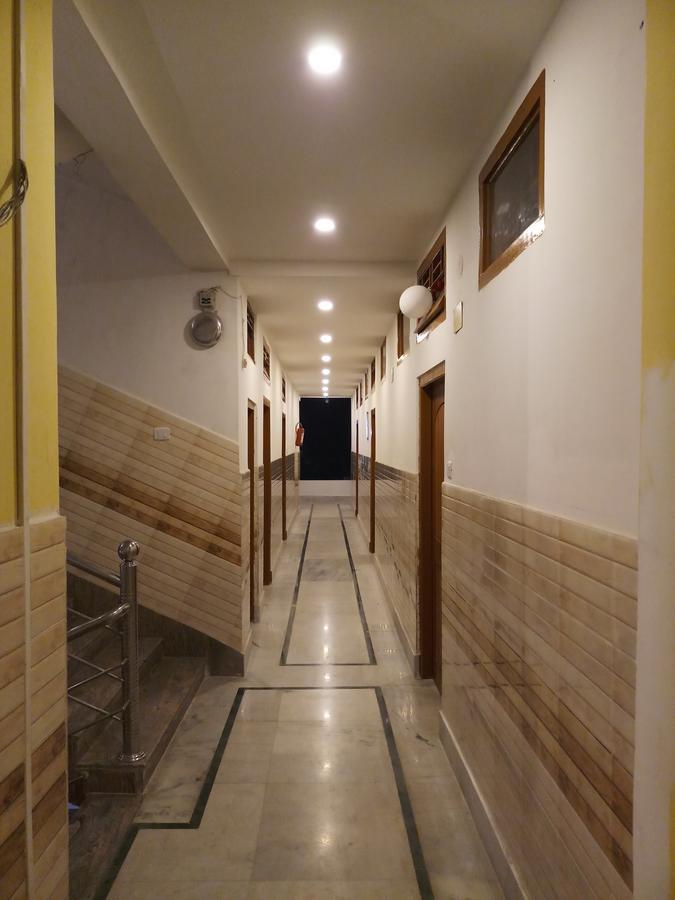 Dispur Lodge Guwahati Ngoại thất bức ảnh