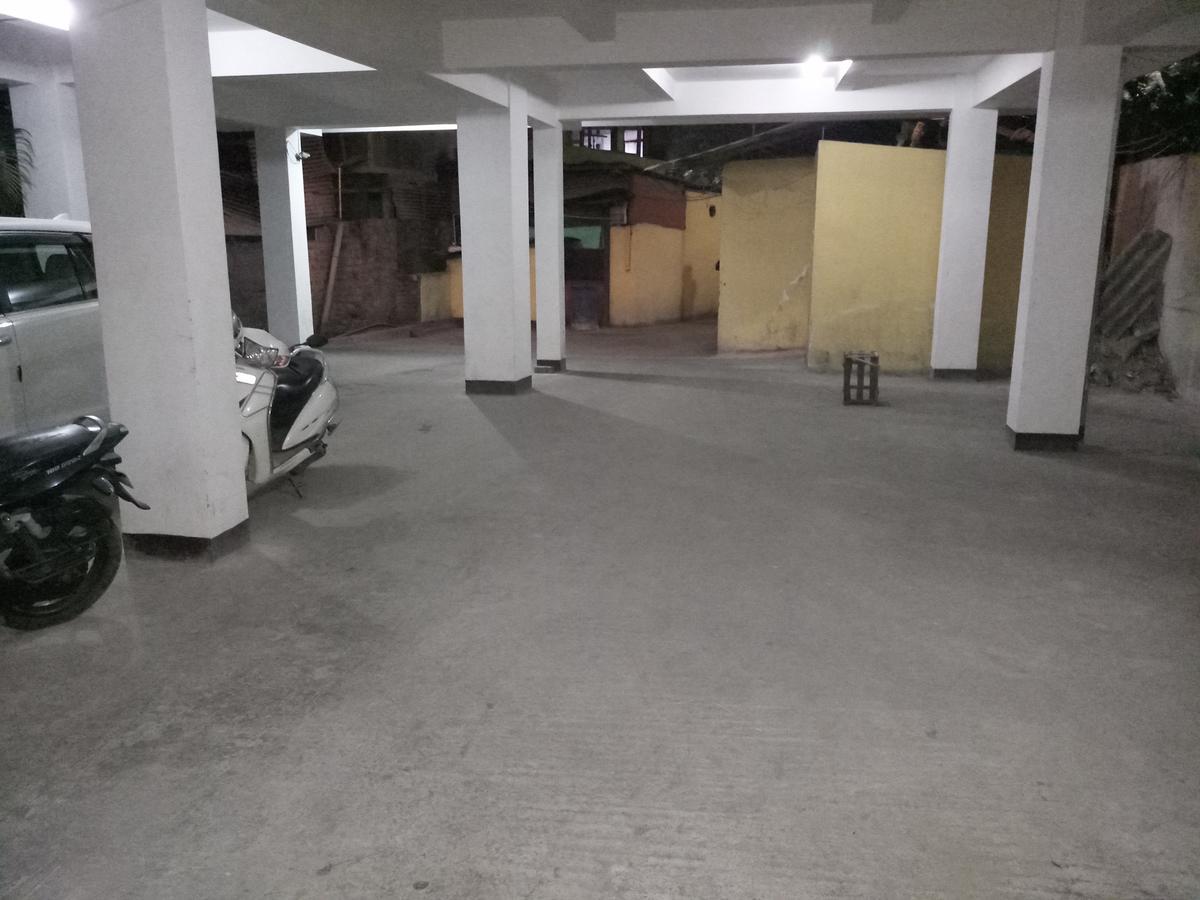 Dispur Lodge Guwahati Ngoại thất bức ảnh