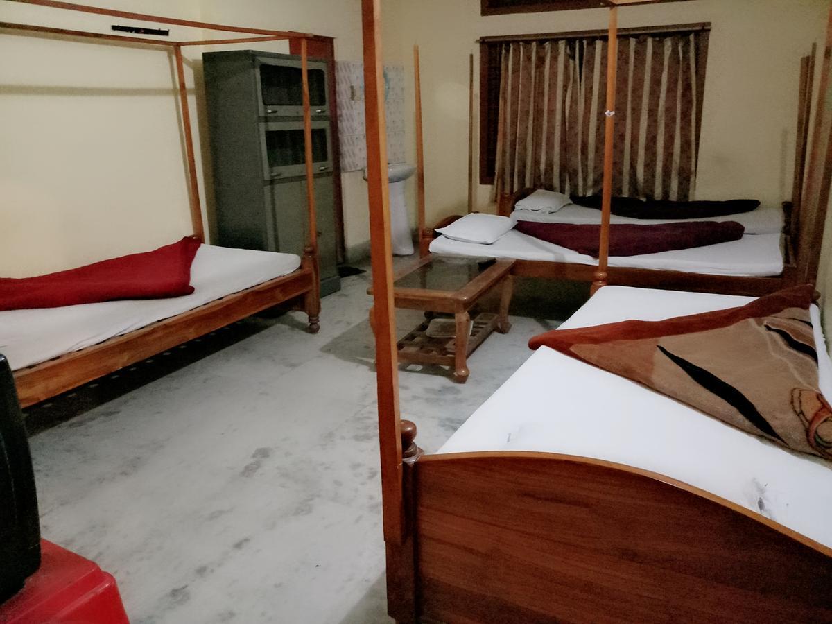Dispur Lodge Guwahati Ngoại thất bức ảnh