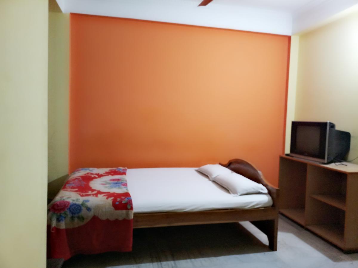 Dispur Lodge Guwahati Ngoại thất bức ảnh