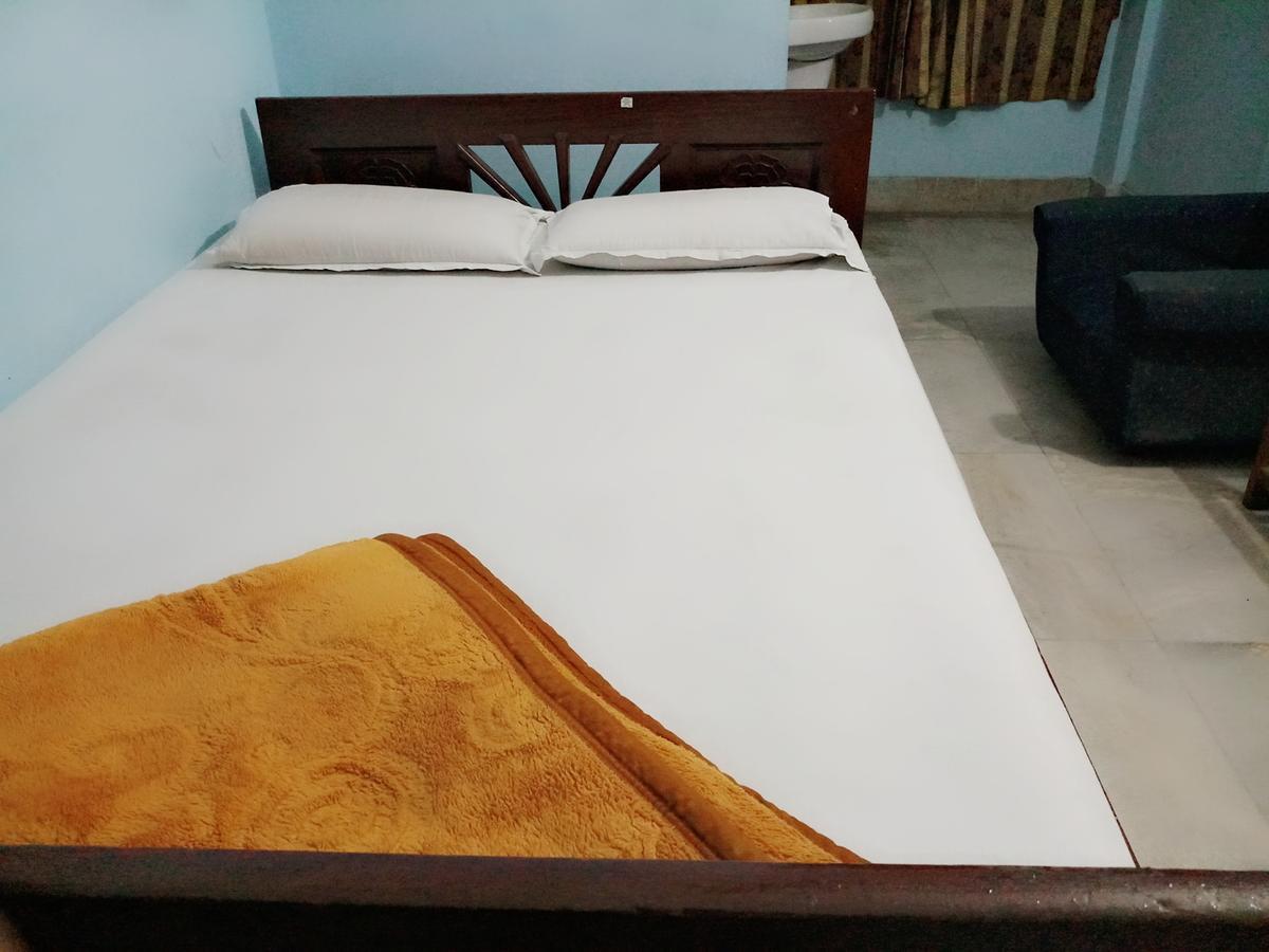 Dispur Lodge Guwahati Ngoại thất bức ảnh