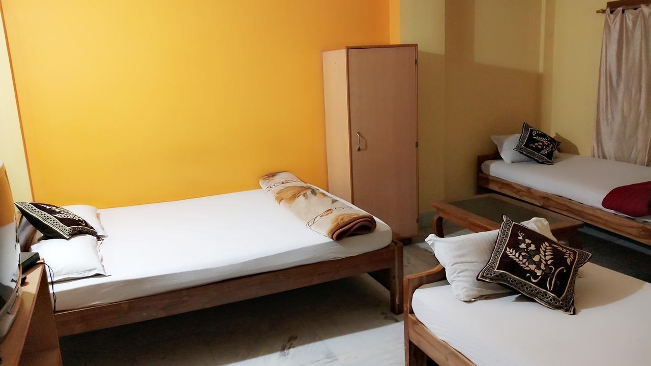 Dispur Lodge Guwahati Ngoại thất bức ảnh