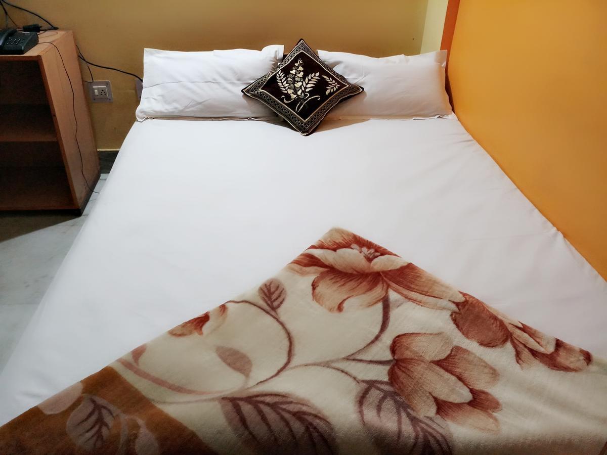 Dispur Lodge Guwahati Ngoại thất bức ảnh