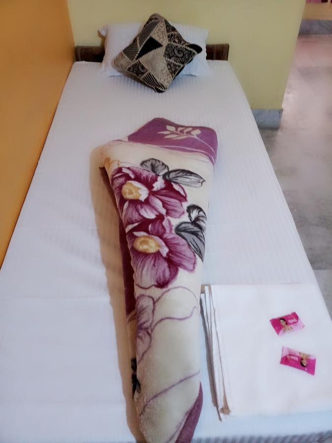Dispur Lodge Guwahati Ngoại thất bức ảnh