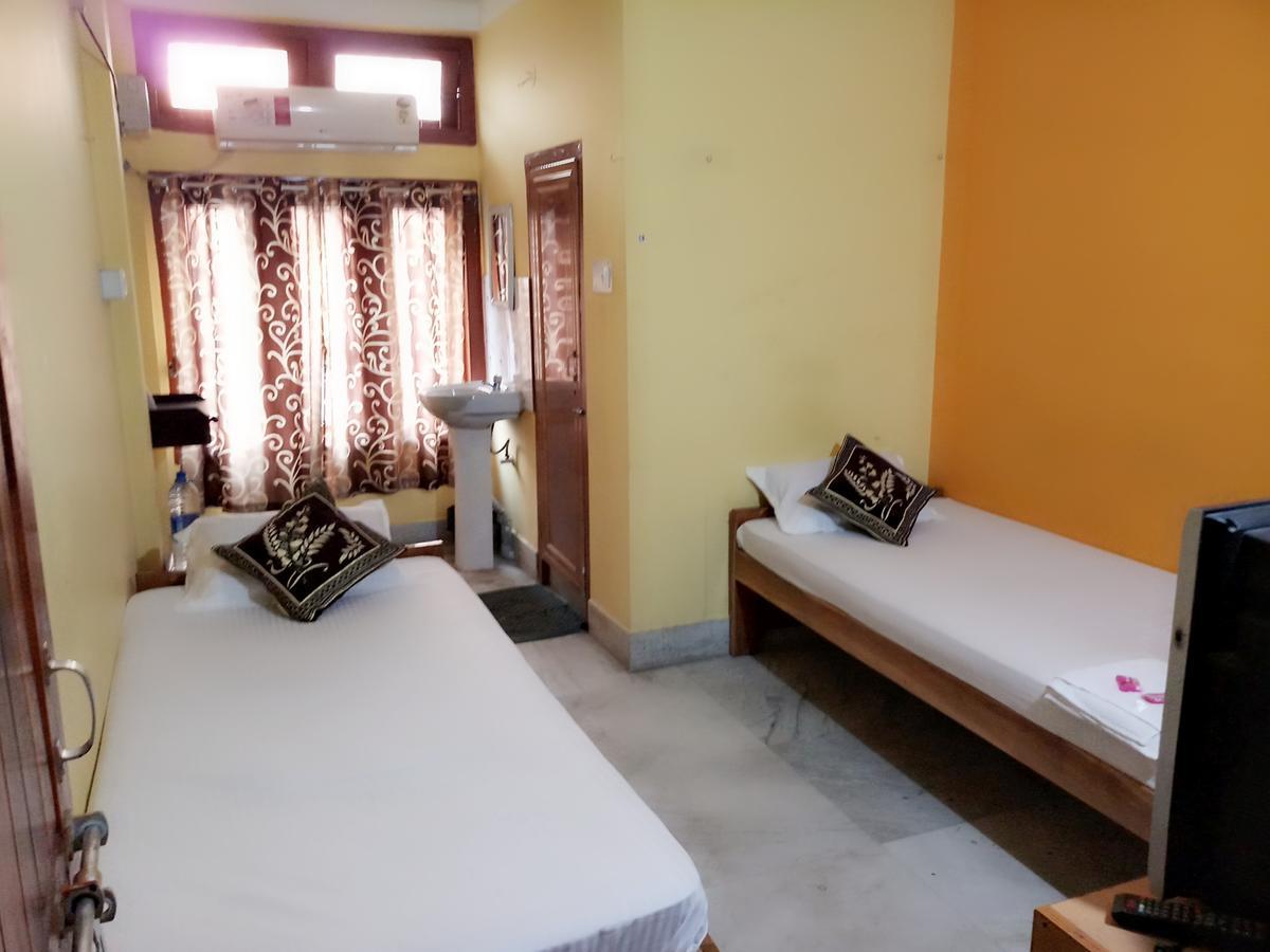 Dispur Lodge Guwahati Ngoại thất bức ảnh